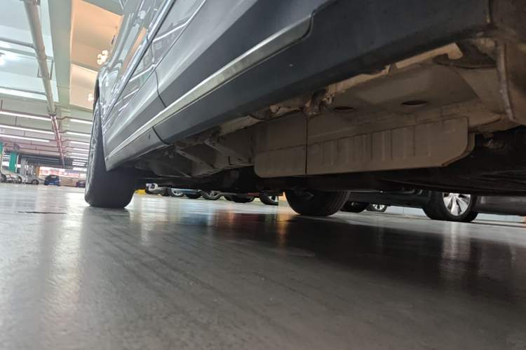 Used Cadillac XT5 2020 28T Luxury Version Left Side Sill