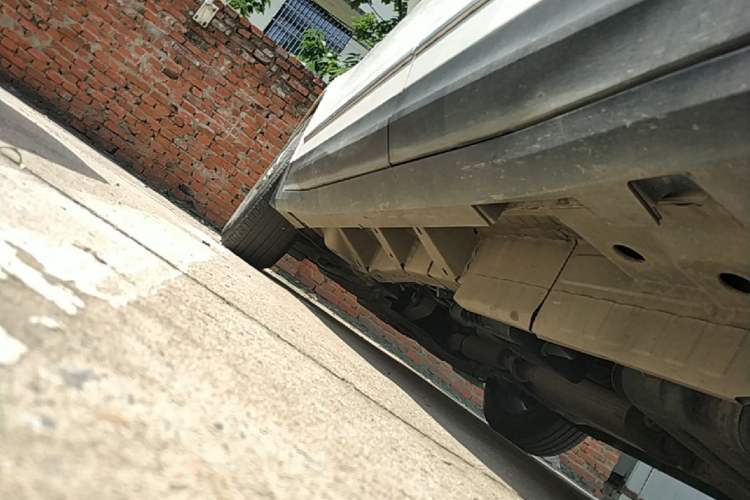 Used Cadillac XT5 2020 28T Luxury Version Left Side Sill