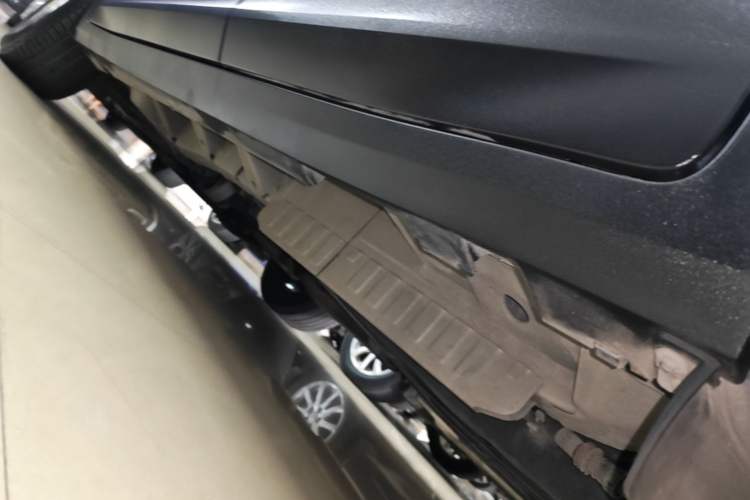 Used Cadillac XT5 2020 28T Four-Wheel Drive Luxury Version Left Side Sill
