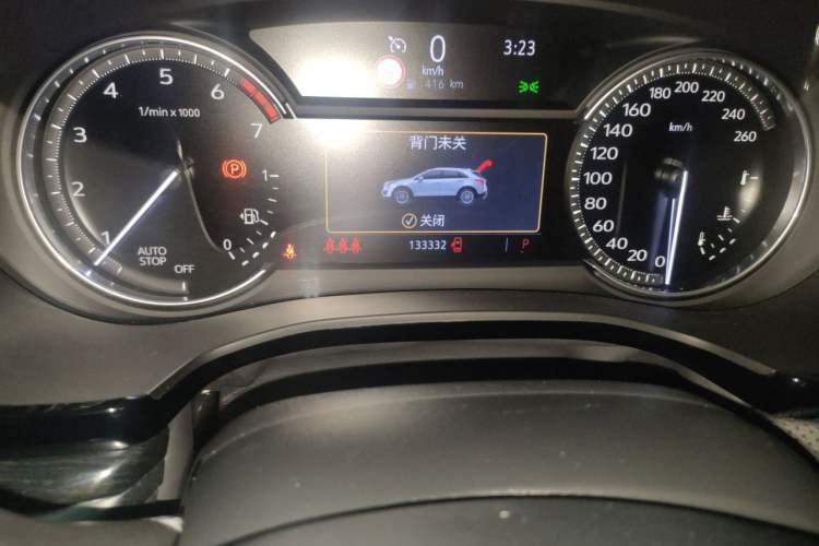 Used Cadillac XT5 2020 28T Luxury Version Odometer Close Up