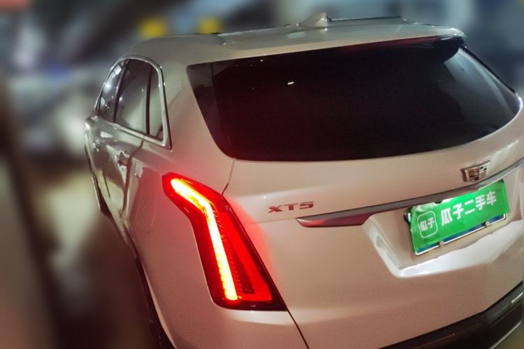 Used Cadillac XT5 2020 28T Luxury Version Rear Left 45 Deg