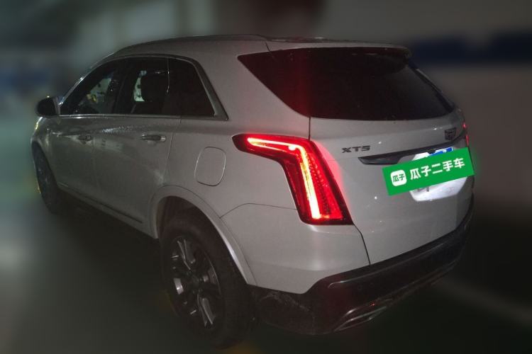 Used Cadillac XT5 2020 28T Luxury Version Rear Left 45 Deg