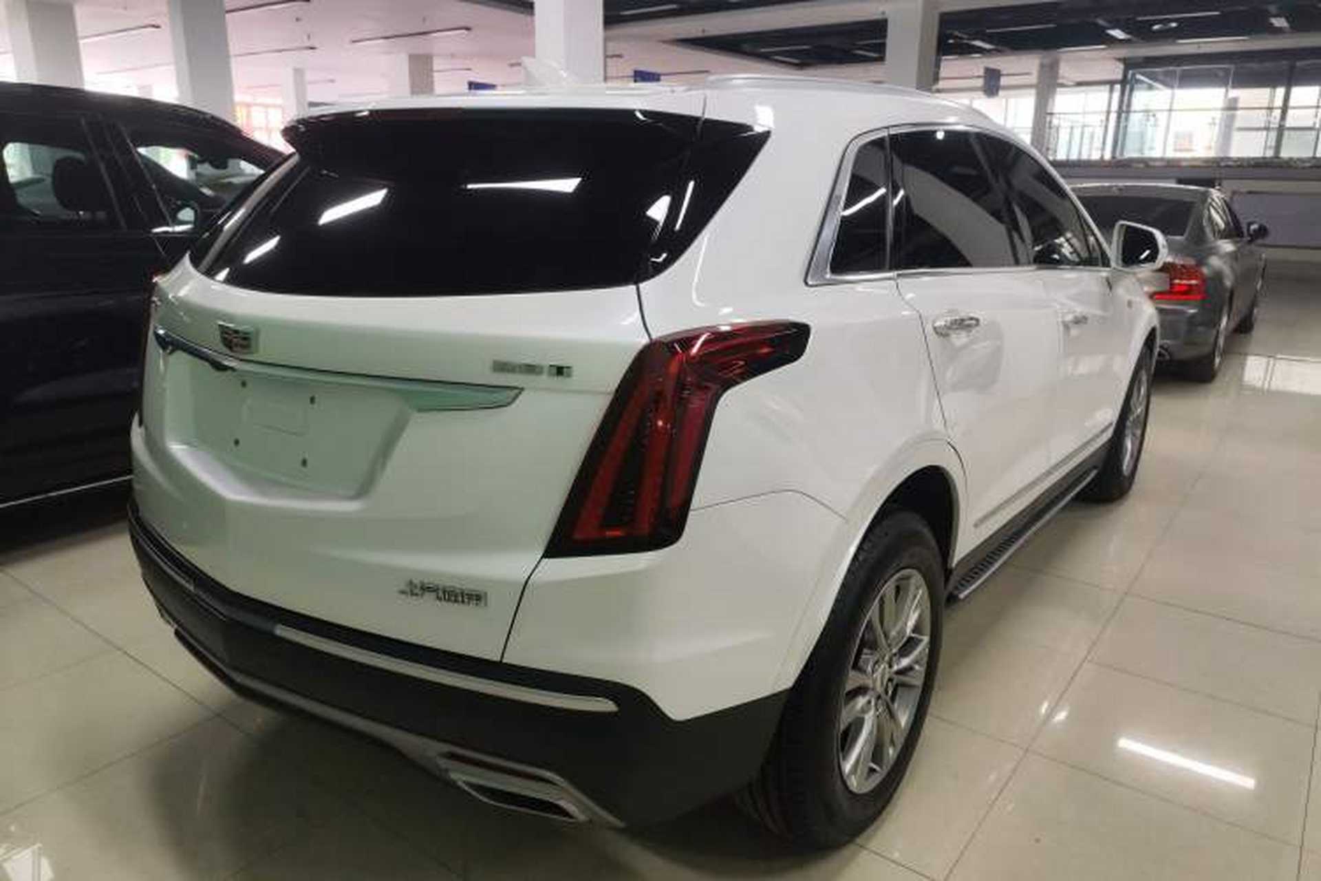 Used Cadillac XT5 2020 Revised Version 28T Luxury Edition Rear Right 45 Deg