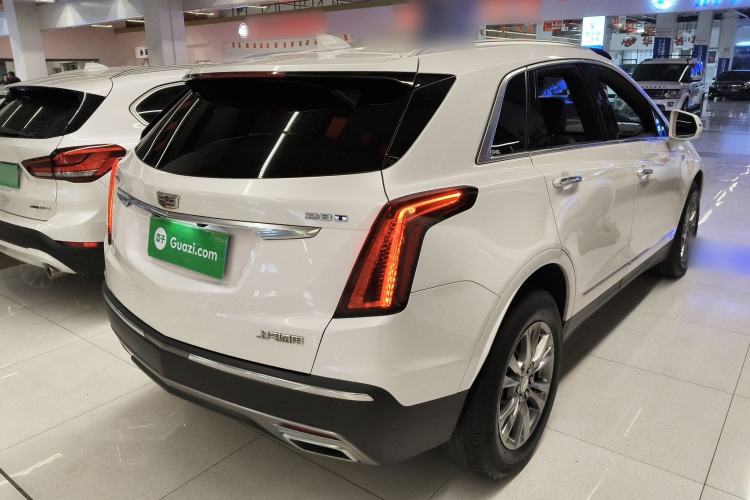 Used Cadillac XT5 2020 28T Luxury Version Rear Right 45 Deg