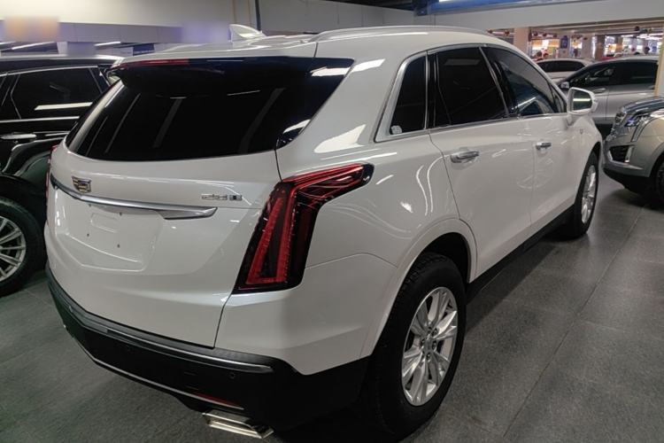 Used Cadillac XT5 2020 28T Tech Edition Rear Right 45 Deg
