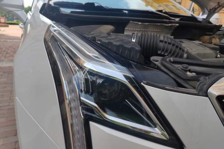 Used Cadillac XT5 2020 28T Four-Wheel Drive Luxury Version Right Front Headlight