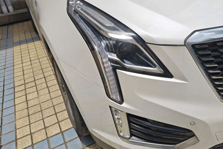Used Cadillac XT5 2020 Revised Version 28T Luxury Edition Right Front Headlight