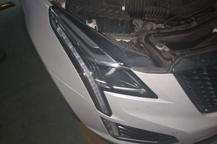 Used Cadillac XT5 2020 28T Four-Wheel Drive Luxury Version Right Front Headlight