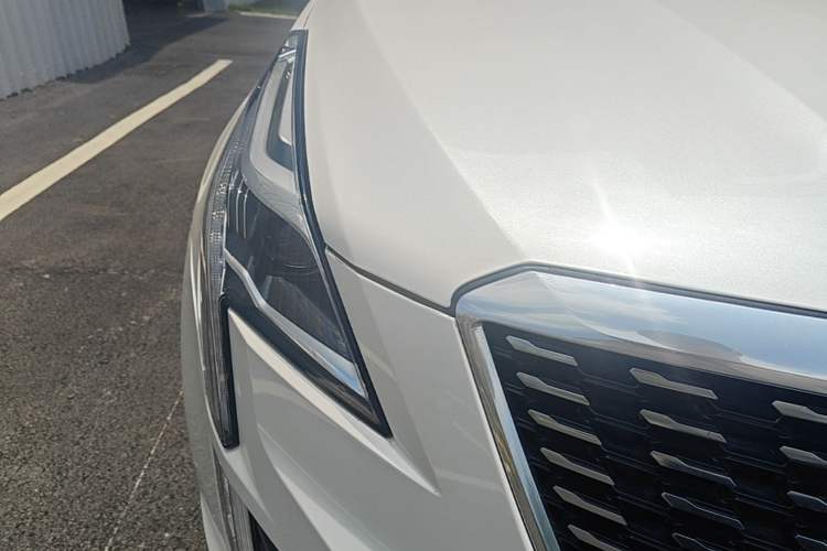 Used Cadillac XT5 2020 28T Four-Wheel Drive Luxury Version Right Front Headlight