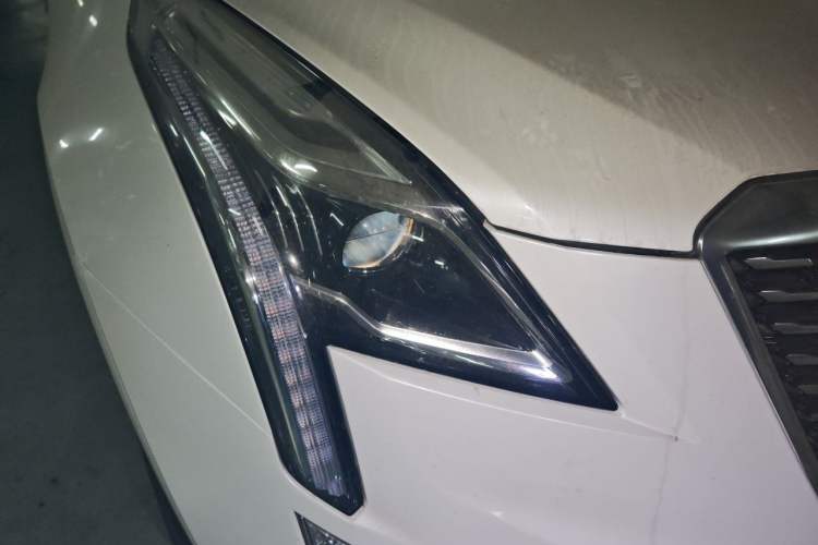 Used Cadillac XT5 2020 Revised Version 28T Luxury Edition Right Front Headlight
