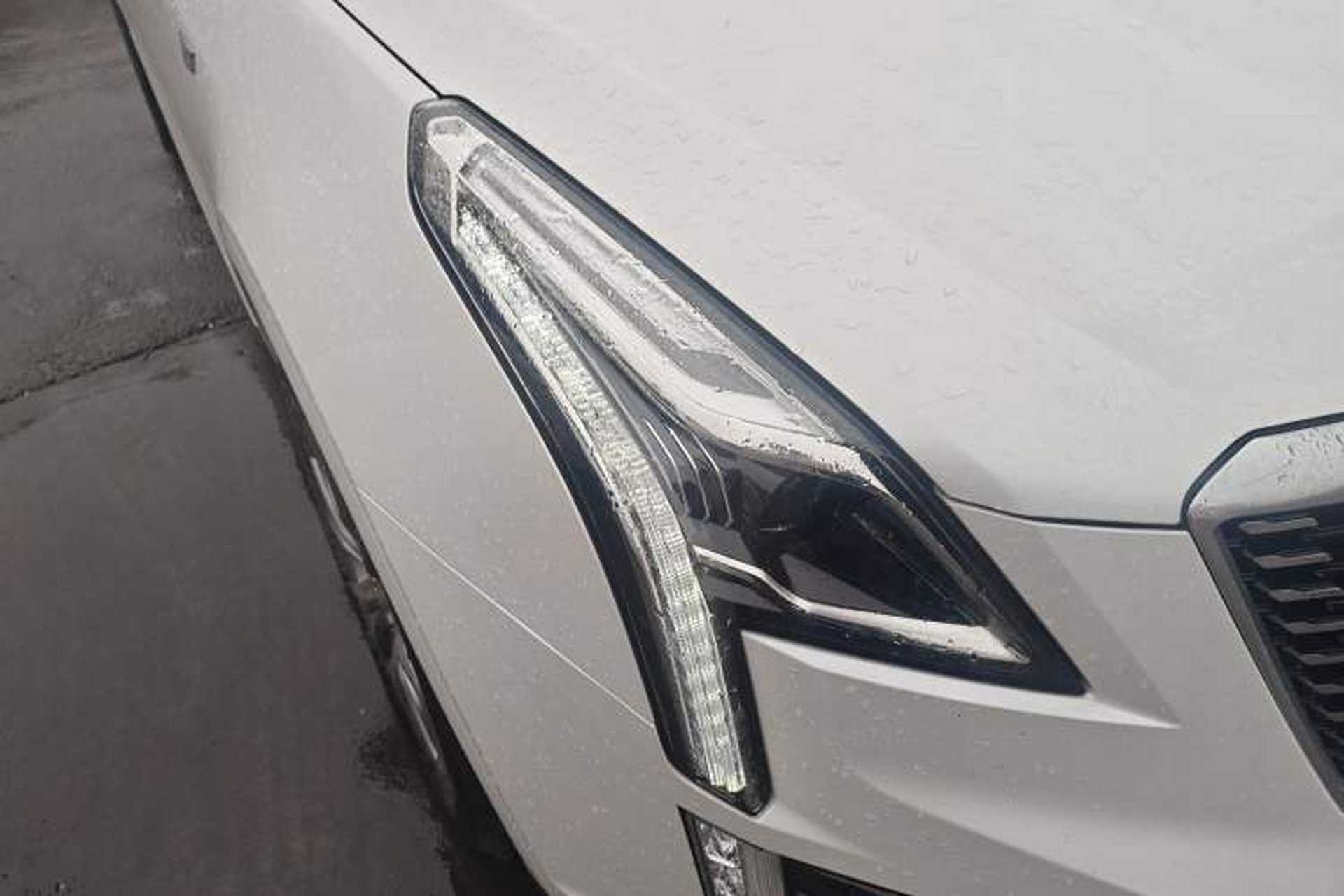 Used Cadillac XT5 2020 28T Luxury Version Right Front Headlight