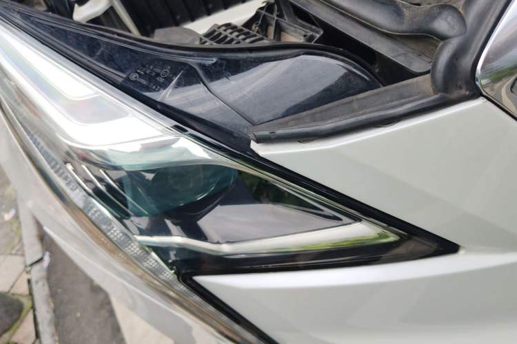 Used Cadillac XT5 2020 Revised Version 28T Luxury Edition Right Front Headlight