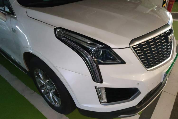 Used Cadillac XT5 2020 28T Luxury Version Right Front Headlight