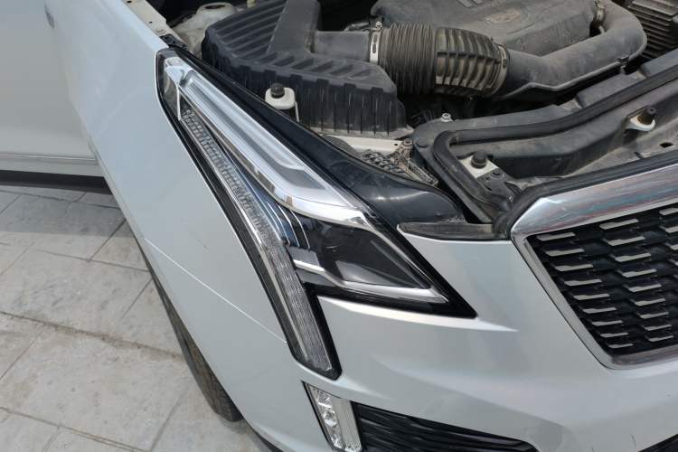 Used Cadillac XT5 2020 Revised Version 28T Luxury Edition Right Front Headlight
