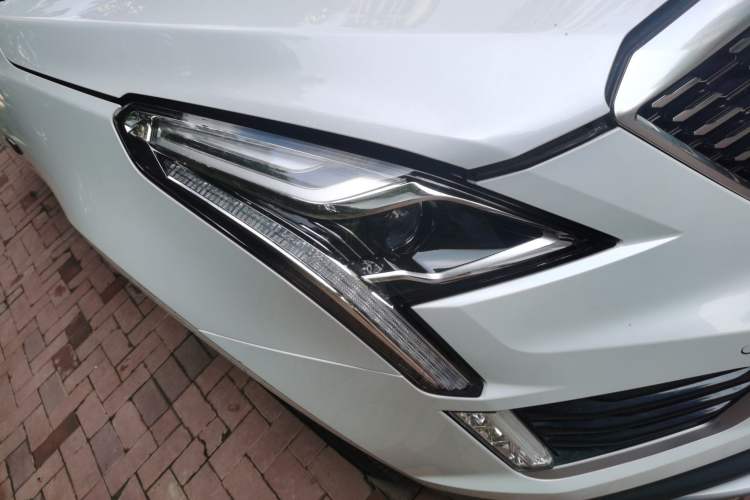 Used Cadillac XT5 2020 28T Four-Wheel Drive Luxury Version Right Front Headlight