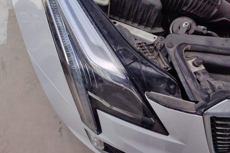 Used Cadillac XT5 2020 Revised Version 28T Four-Wheel Drive Luxury Edition Right Front Headlight