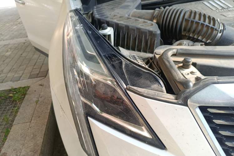 Used Cadillac XT5 2020 28T Four-Wheel Drive Tech Version Right Front Headlight