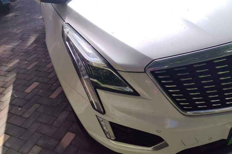 Used Cadillac XT5 2020 Revised Version 28T Luxury Edition Right Front Headlight