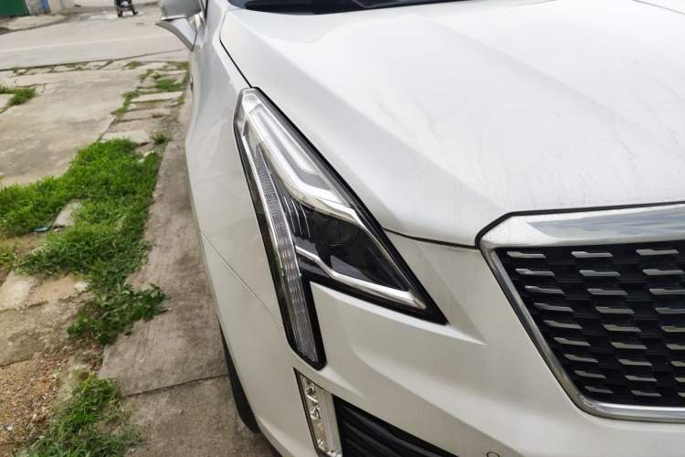 Used Cadillac XT5 2020 Revised Version 28T Luxury Edition Right Front Headlight