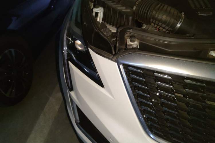 Used Cadillac XT5 2020 28T Luxury Version Right Front Headlight