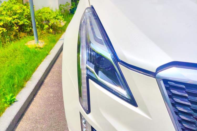 Used Cadillac XT5 2020 Revised Version 28T Luxury Edition Right Front Headlight
