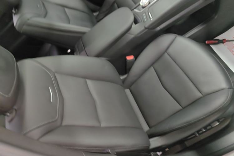 Used Cadillac XT5 2020 Revised Version 28T Luxury Edition Right Front Seat