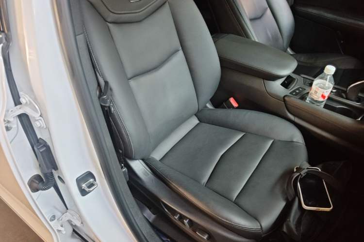 Used Cadillac XT5 2020 28T 4x4 Leading Sport Model Right Front Seat