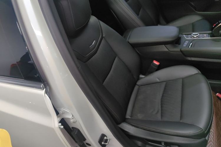 Used Cadillac XT5 2020 28T Tech Edition Right Front Seat