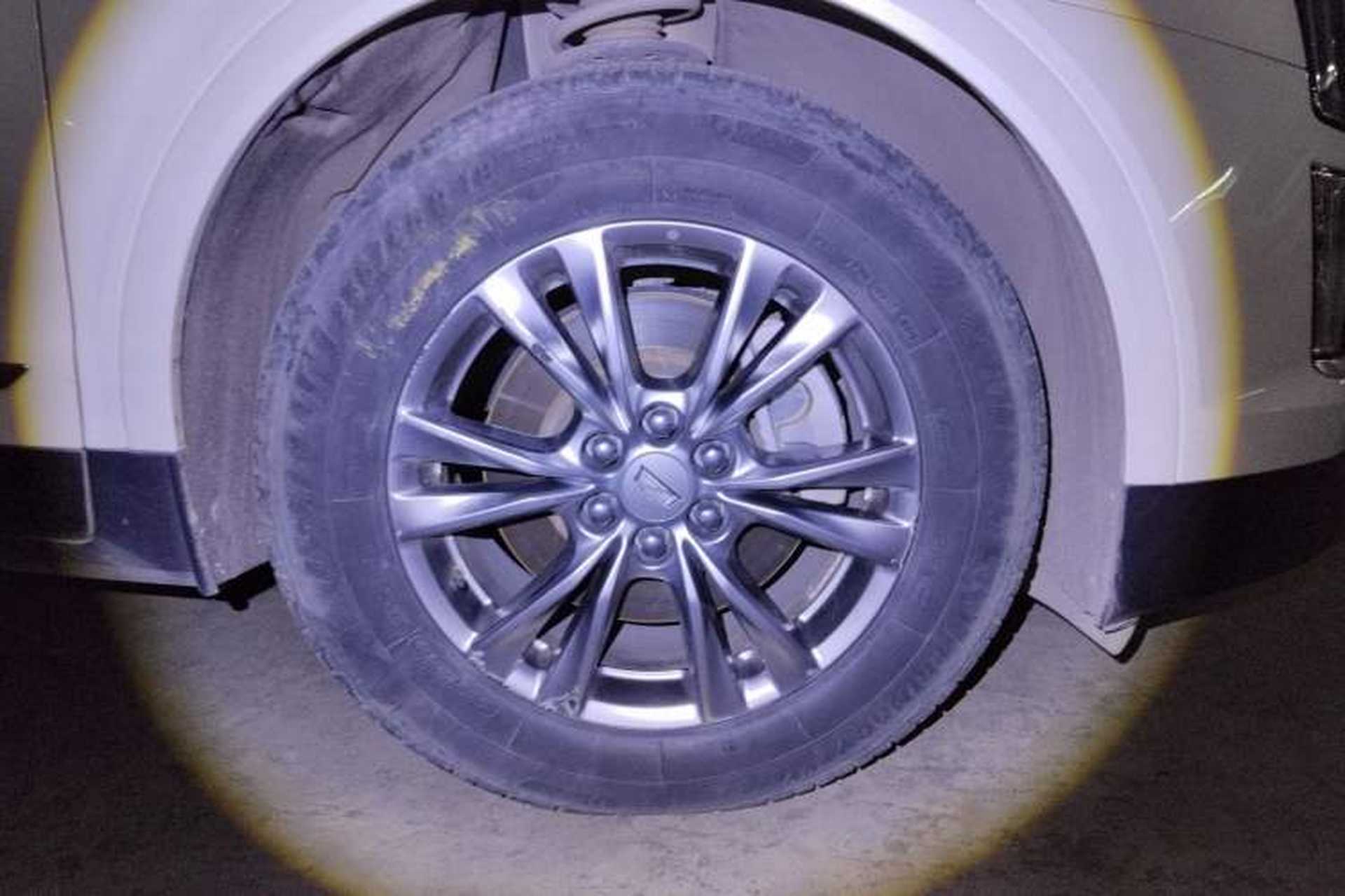 Used Cadillac XT5 2020 28T Luxury Version Right Front Wheel Hub