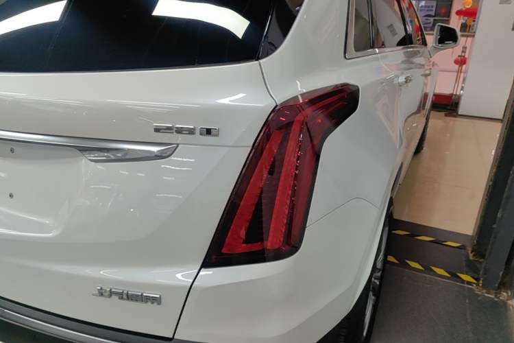 Used Cadillac XT5 2020 Revised Version 28T Luxury Edition Right Rear Taillight