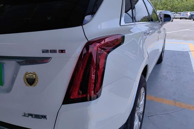 Used Cadillac XT5 2020 Revised Version 28T Luxury Edition Right Rear Taillight