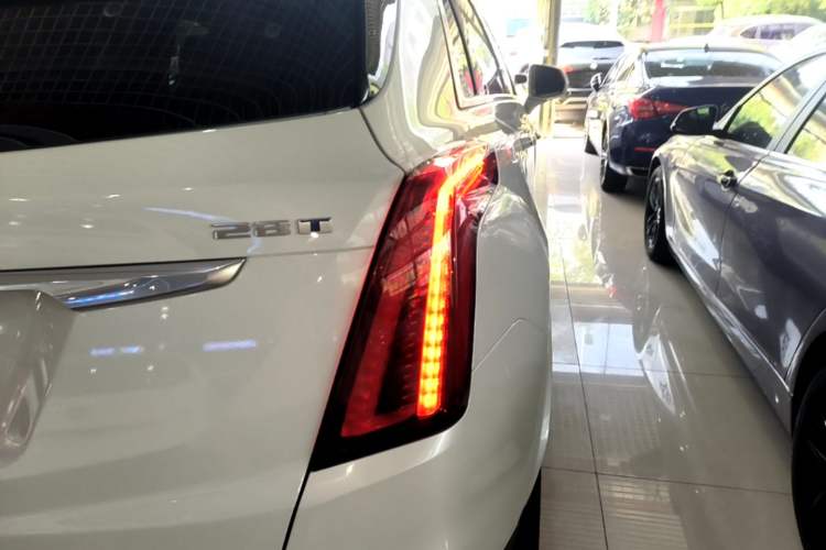 Used Cadillac XT5 2020 28T Four-Wheel Drive Luxury Version Right Rear Taillight
