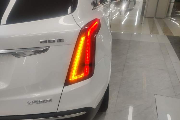 Used Cadillac XT5 2020 Revised Version 28T Luxury Edition Right Rear Taillight