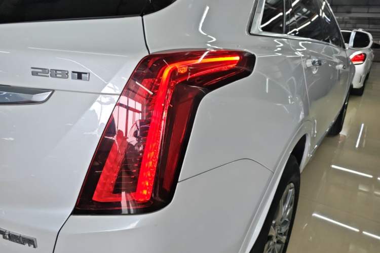 Used Cadillac XT5 2020 28T Four-Wheel Drive Luxury Version Right Rear Taillight