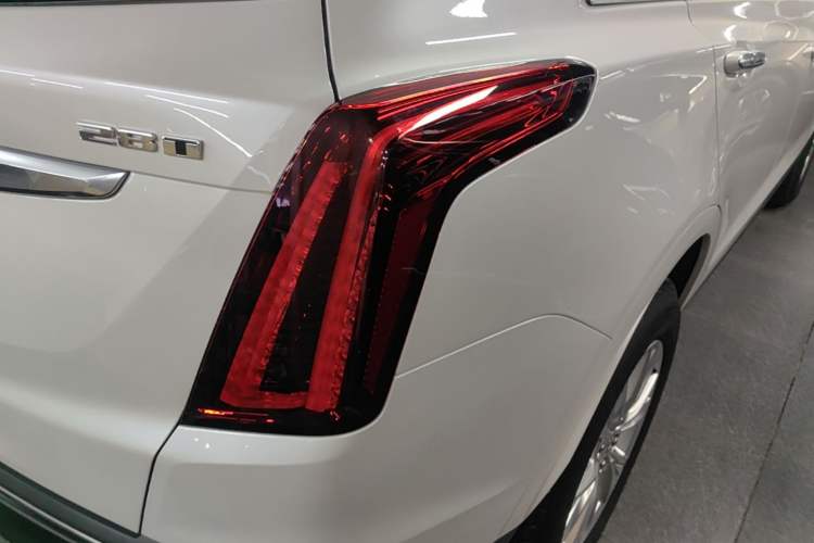 Used Cadillac XT5 2020 28T Tech Edition Right Rear Taillight