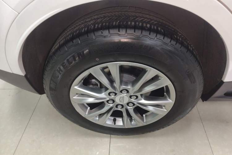 Used Cadillac XT5 2020 Revised Version 28T Luxury Edition Right Rear Wheel Hub