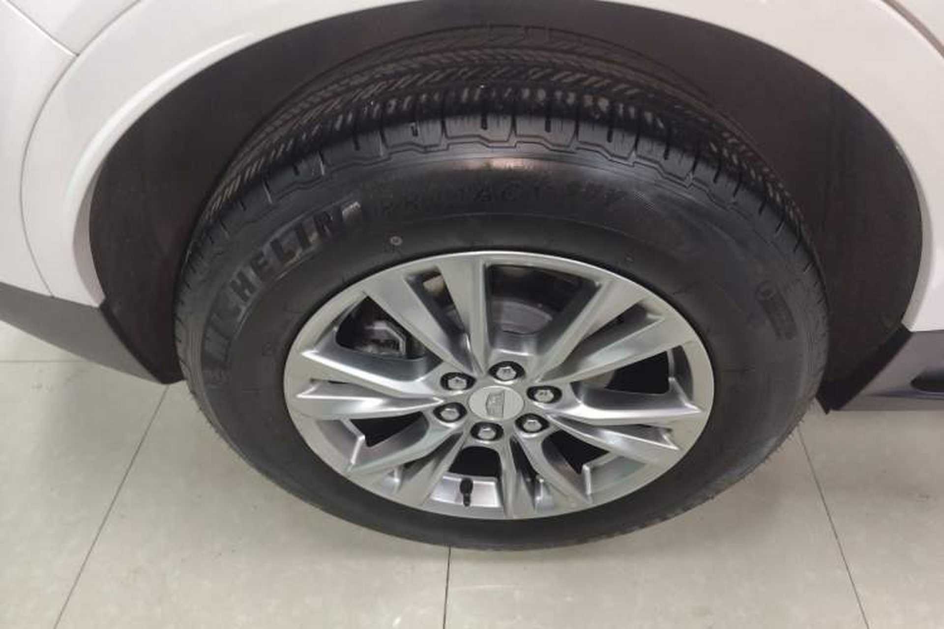 Used Cadillac XT5 2020 Revised Version 28T Luxury Edition Right Rear Wheel Hub