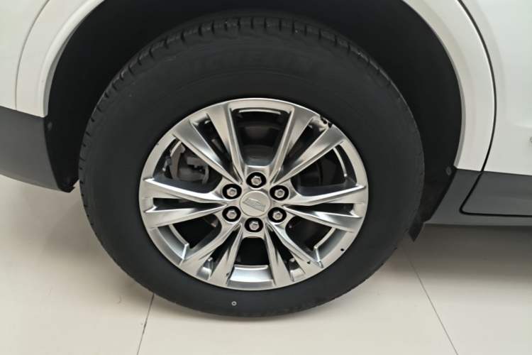 Used Cadillac XT5 2020 Revised Version 28T Luxury Edition Right Rear Wheel Hub
