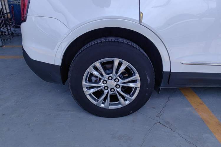 Used Cadillac XT5 2020 Revised Version 28T Luxury Edition Right Rear Wheel Hub