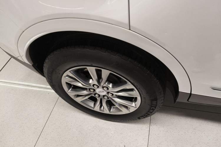 Used Cadillac XT5 2020 28T Luxury Version Right Rear Wheel Hub