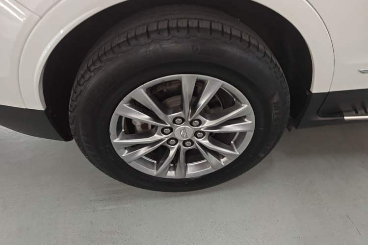 Used Cadillac XT5 2020 28T Luxury Version Right Rear Wheel Hub