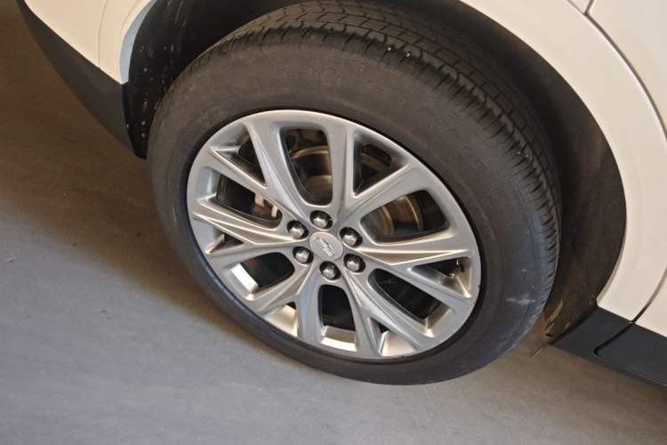 Used Cadillac XT5 2020 28T 4x4 Leading Sport Model Right Rear Wheel Hub