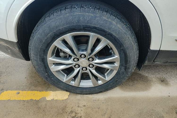 Used Cadillac XT5 2020 28T Luxury Version Right Rear Wheel Hub