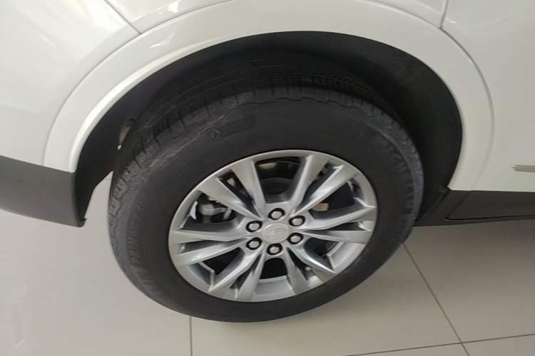 Used Cadillac XT5 2020 Revised Version 28T Luxury Edition Right Rear Wheel Hub