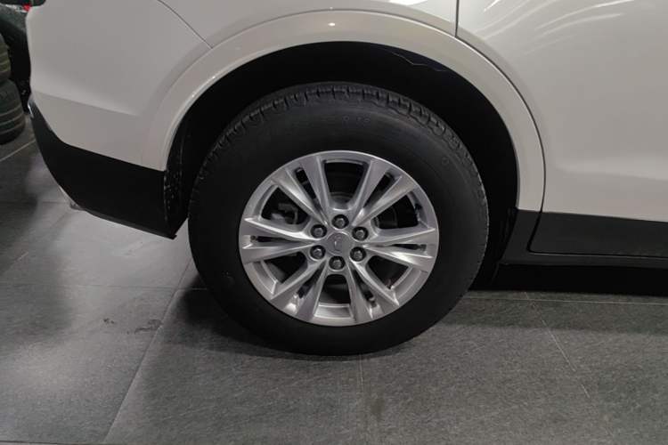 Used Cadillac XT5 2020 28T Tech Edition Right Rear Wheel Hub