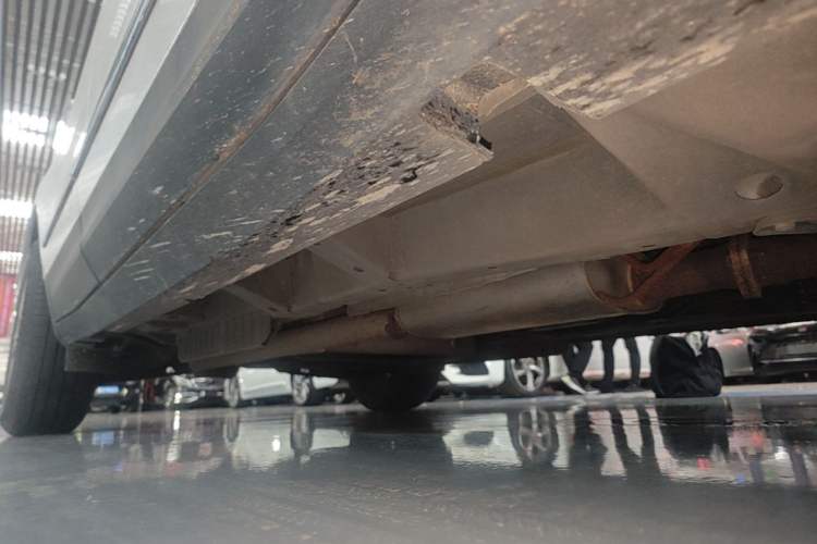 Used Cadillac XT5 2020 Revised Version 28T Luxury Edition Right Side Sill