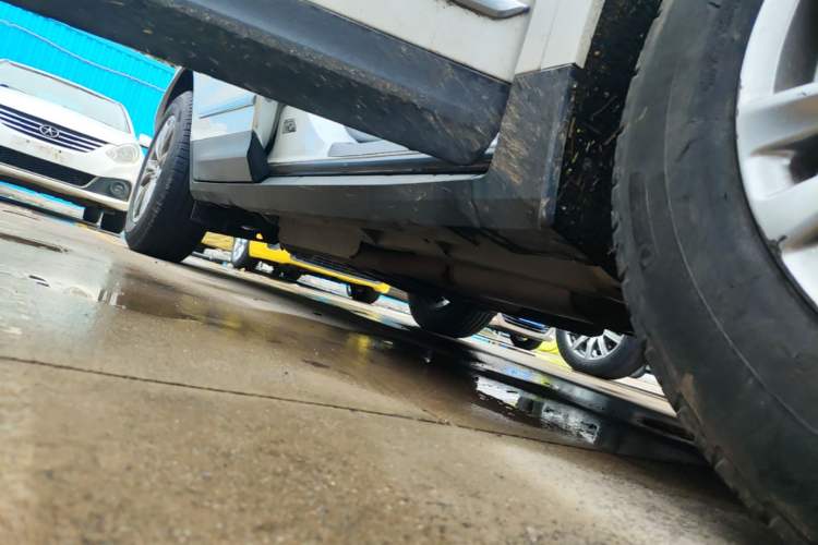 Used Cadillac XT5 2020 28T Luxury Version Right Side Sill