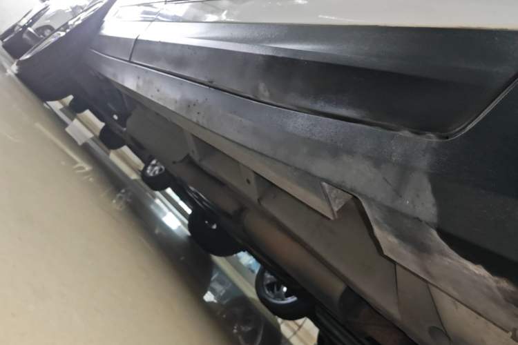 Used Cadillac XT5 2020 28T Four-Wheel Drive Luxury Version Right Side Sill