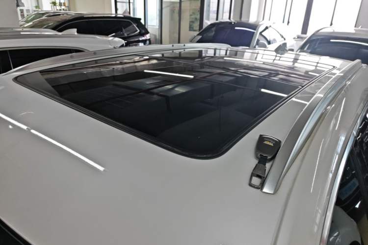 Used Cadillac XT5 2020 28T Four-Wheel Drive Luxury Version Roof