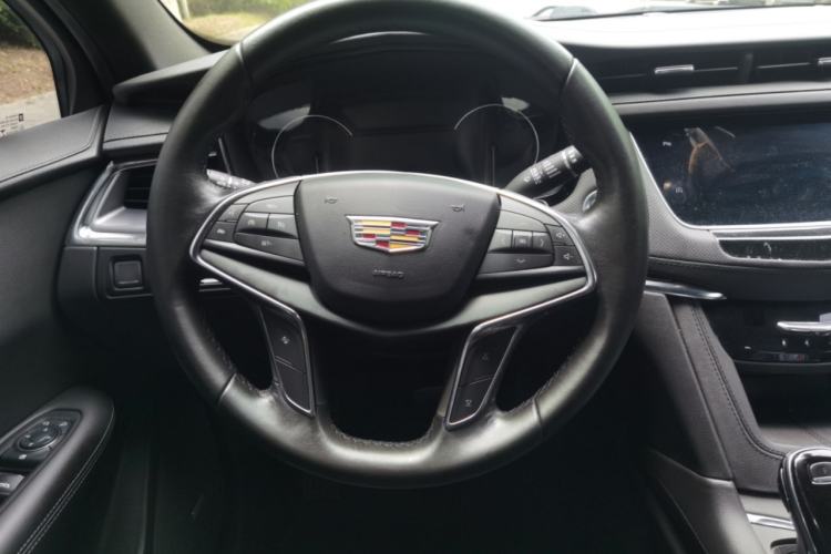Used Cadillac XT5 2020 28T Four-Wheel Drive Tech Version Steering Wheel